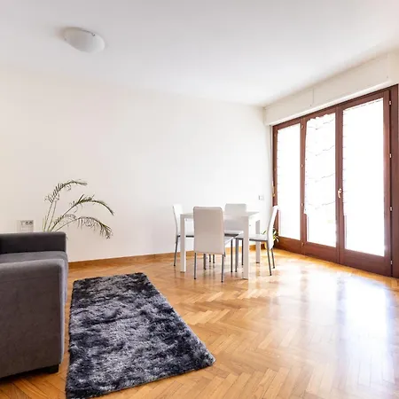 Corner House Apartamento *